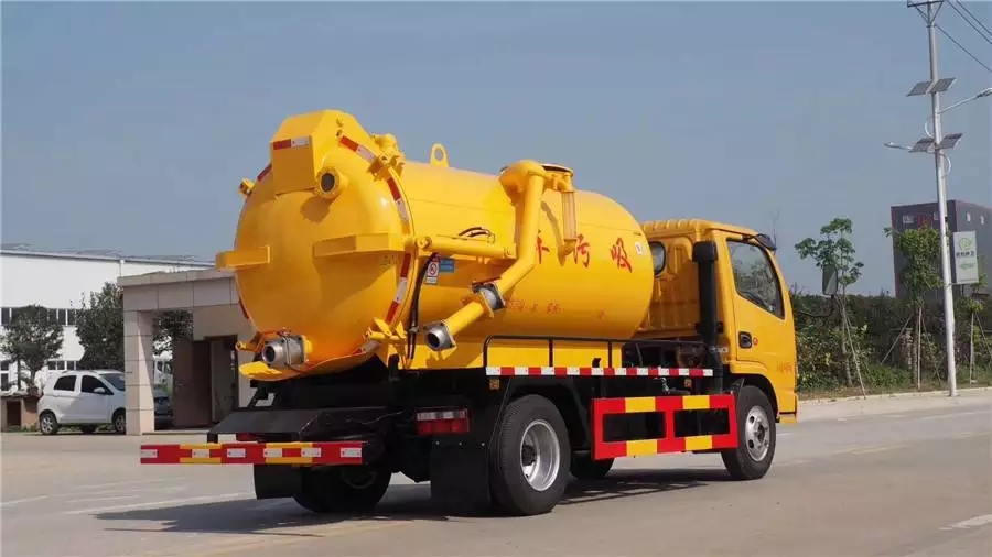 Dongfeng Dolica 3-Rad Abwassersaugwagen mit blauer Karosserie