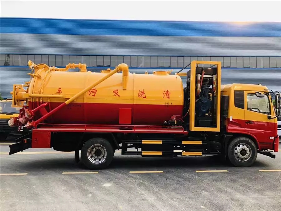 Dongfeng 14 Typ Fazheng Jinyi 210-PS Reinigungs- und Abwassersaugfahrzeug