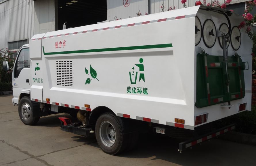 Isuzu kleiner Staubsaugertruck