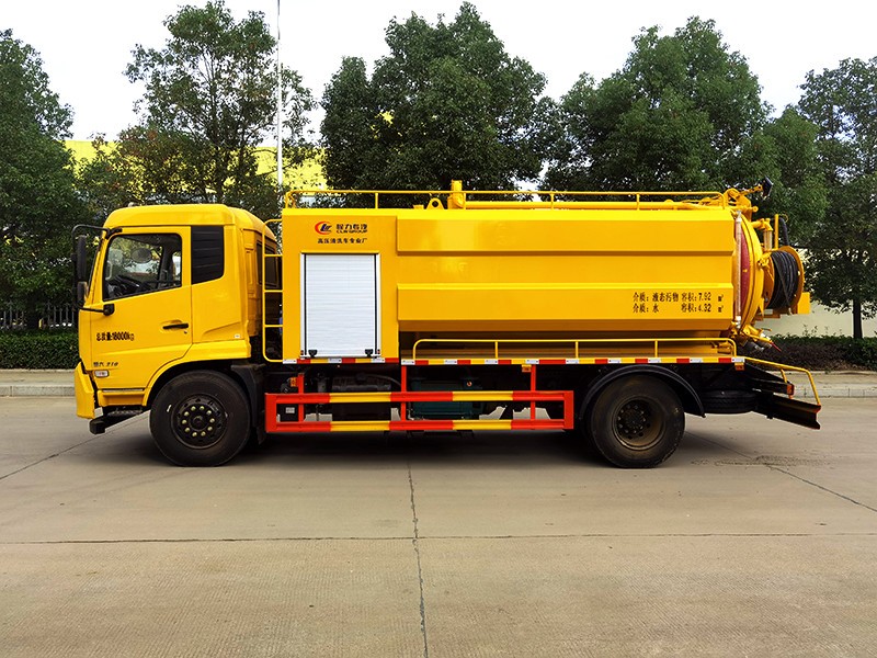Dongfeng Tianjin quadratischer Reinigungs- und Abwassersaugwagen