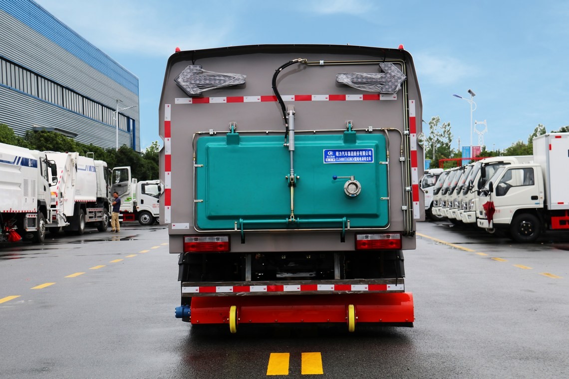 Dongfeng Huashen 5,5 Kubikmeter voll elektrischer Staubsaugerwagen