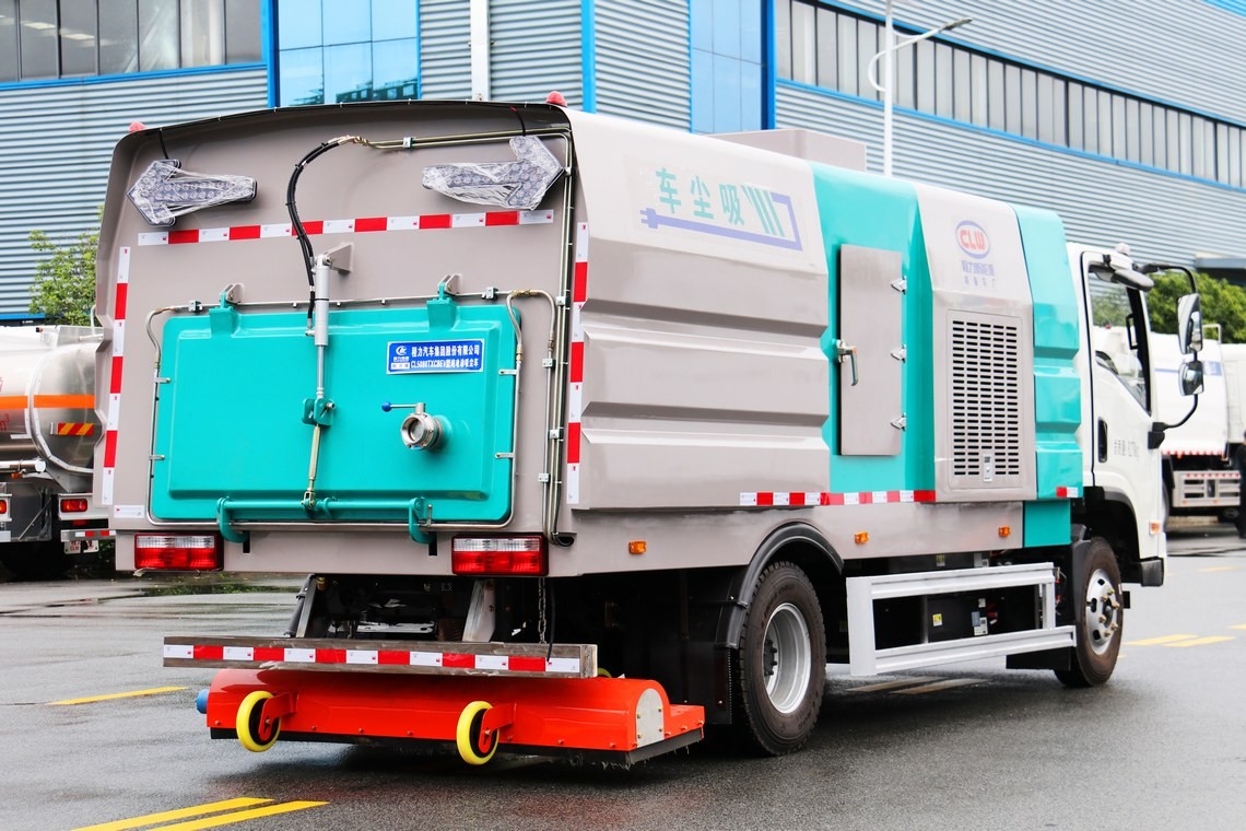 Dongfeng Huashen 5,5 Kubikmeter voll elektrischer Staubsaugerwagen