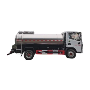 Neuer 30-Tonnen-Dieselmotor-Frischmilchtanklastwagen-Transporter mit manueller Übertragung140
