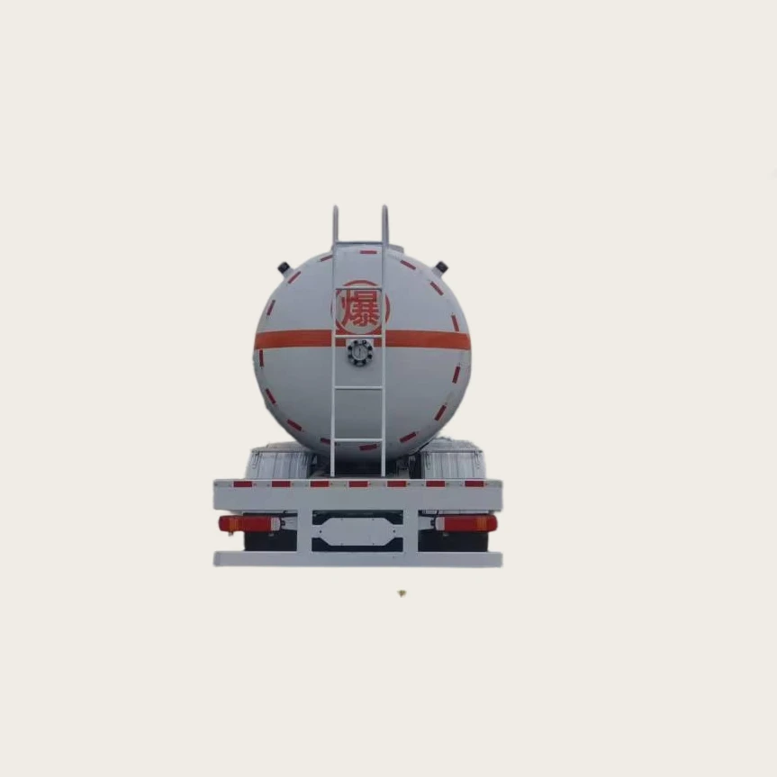 Direkte Verkäufe aus chinesischer Fabrik - Haowo Neue Euro-Norm 8x4 Dieseltanker mit einem Fassungsvermögen von 37,5 Kubikmetern