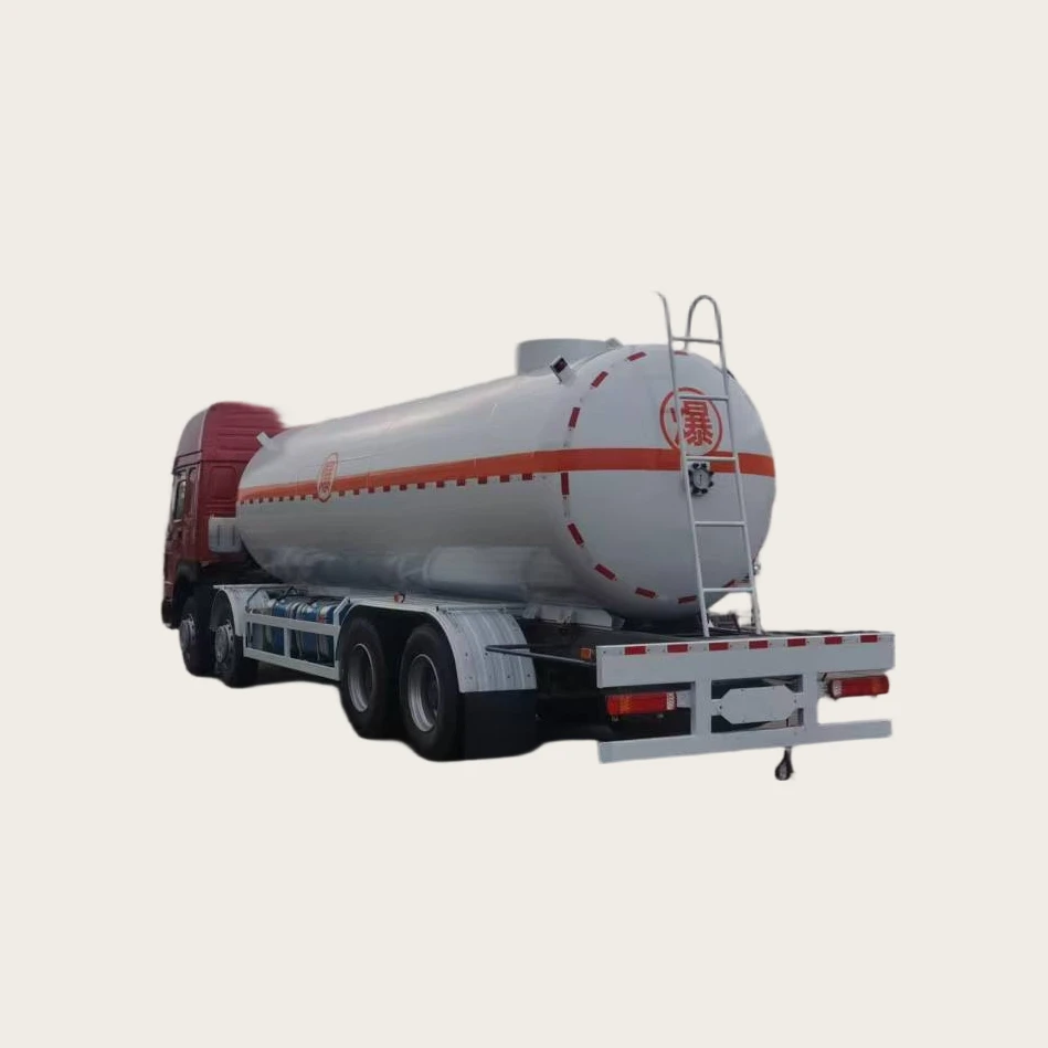 Direkte Verkäufe aus chinesischer Fabrik - Haowo Neue Euro-Norm 8x4 Dieseltanker mit einem Fassungsvermögen von 37,5 Kubikmetern