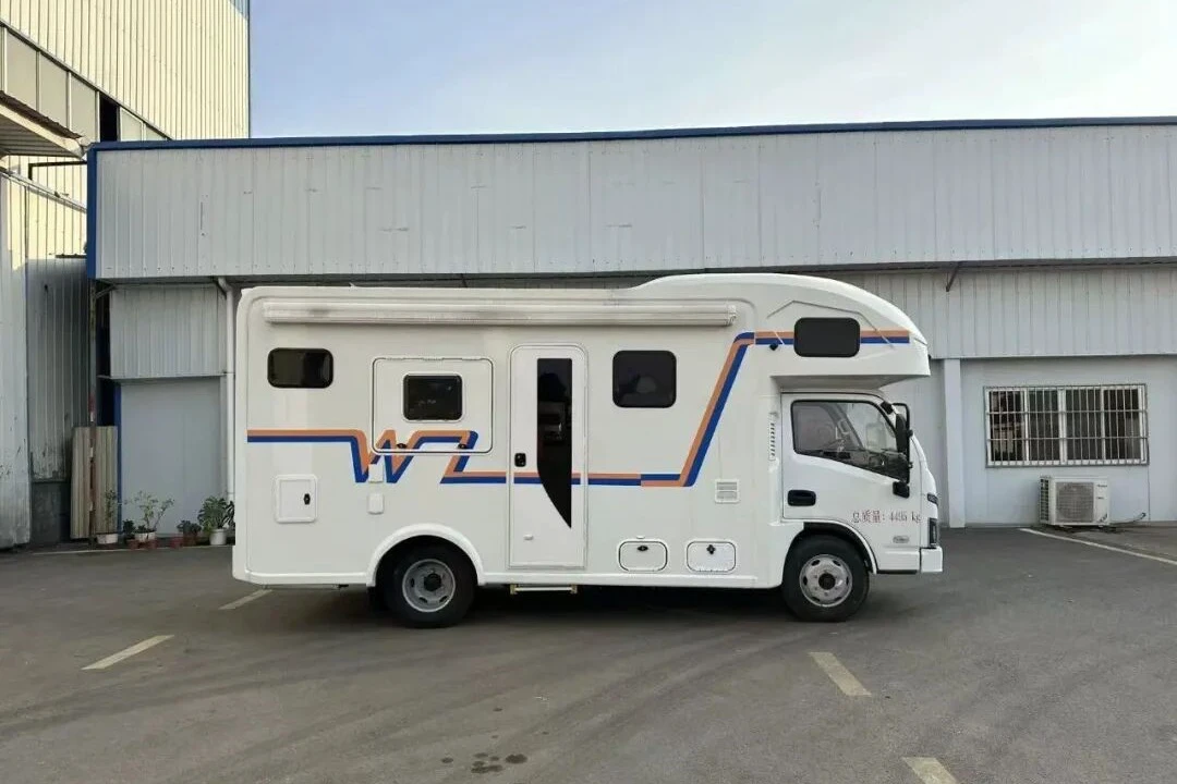 SAIC Yujian S100 Mobilverkaufsart Reisecaravan [Mitte Einlass]