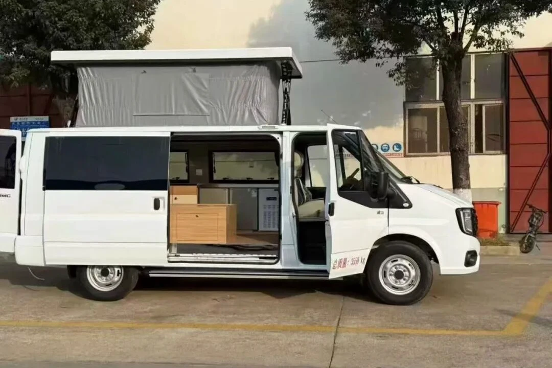 Jiangling Fushun Mittelachse ultrakurze Dachverlängerung Verkaufsart Wohnmobil [mit fester Dachverlängerung]